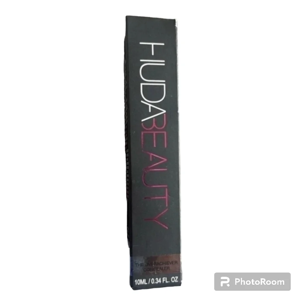 Huda Beauty The overachiever concealer
